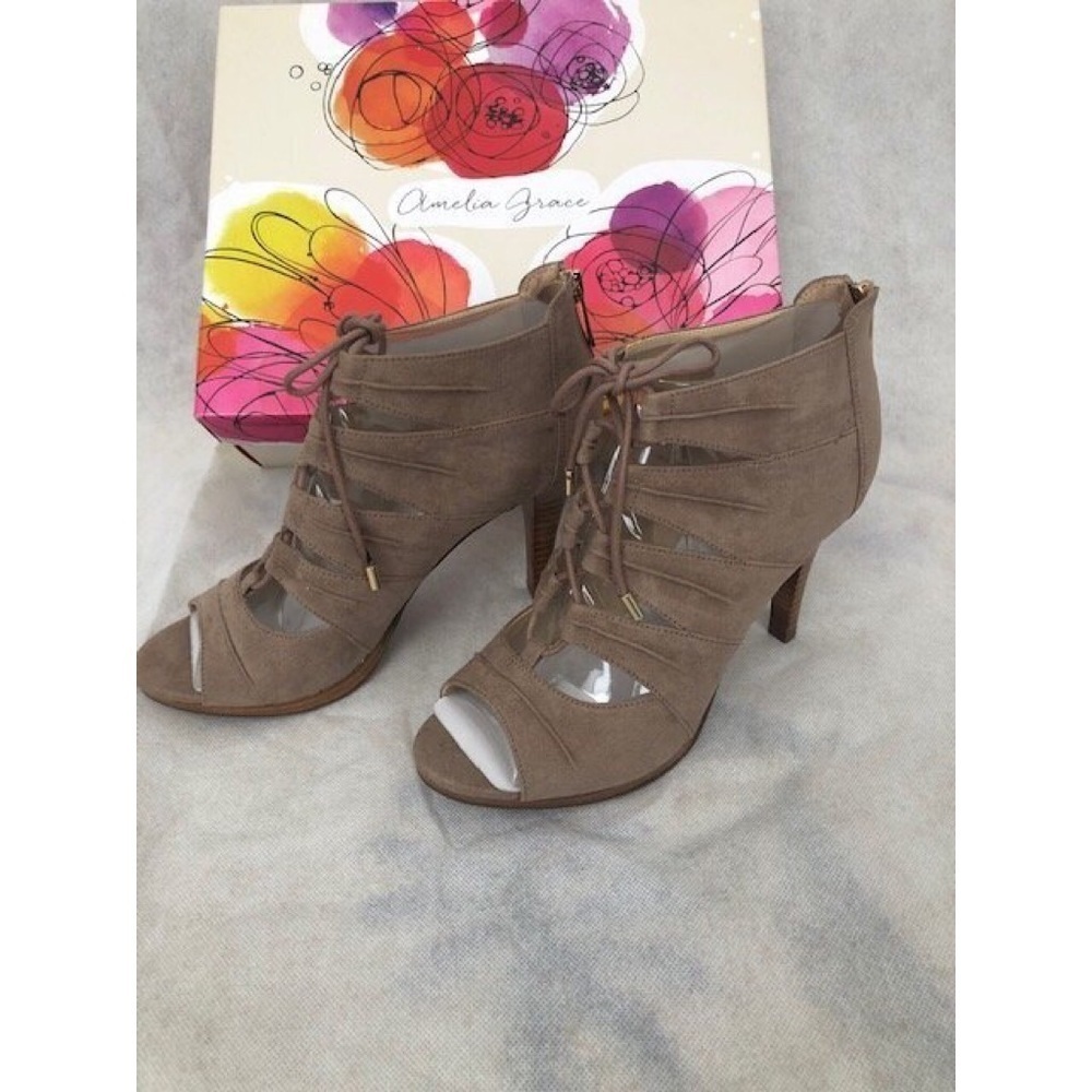 NIB AMELIA GRACE TAUPE LACE UP HEELS - Picture 3 of 4